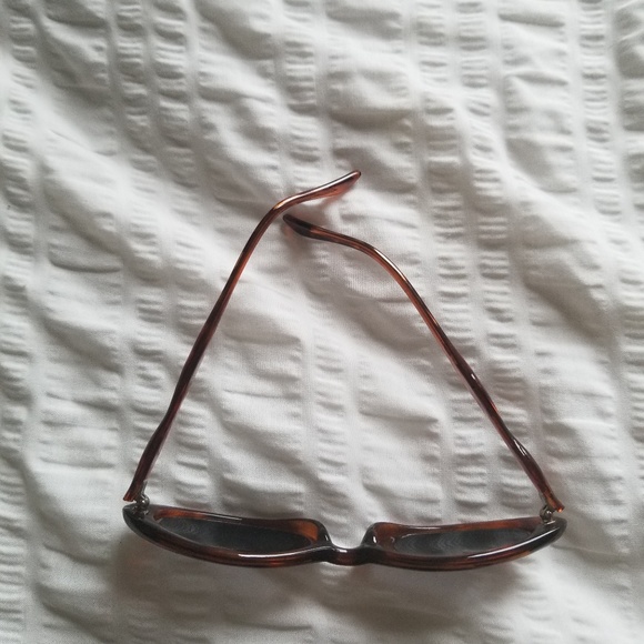 Cateye sunnies - Picture 4 of 5